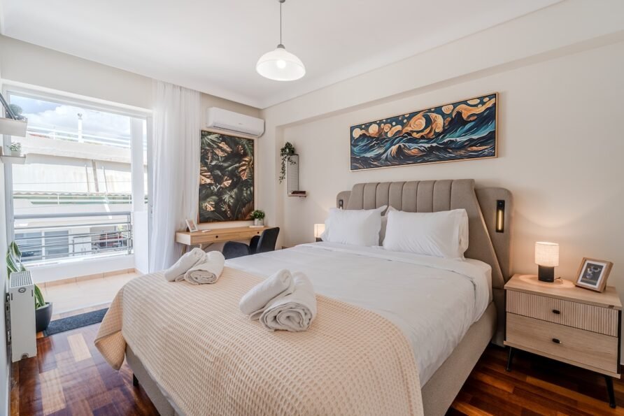 Ray of Light – Stay Bright in Glyfada
